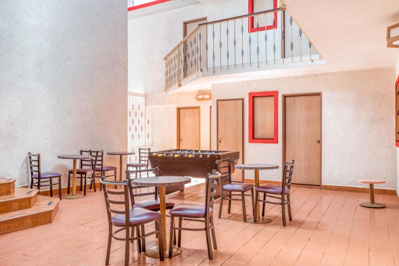 Capital O Hotel Valencia Πουέμπλα Εξωτερικό φωτογραφία
