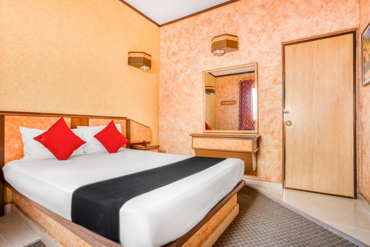 Capital O Hotel Valencia Πουέμπλα Εξωτερικό φωτογραφία
